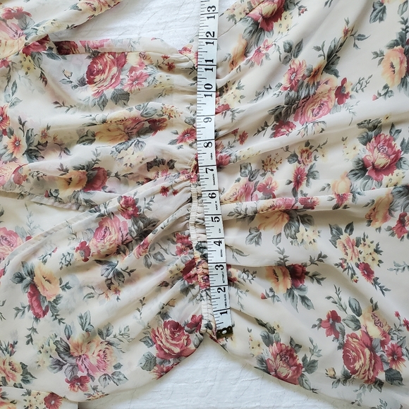 Floral romper - Picture 4 of 6